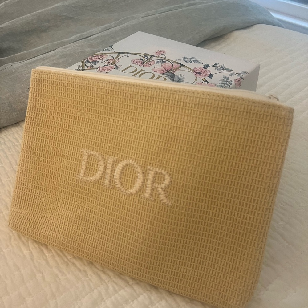 Dior trousse neutral color raffia pouch white zipper
